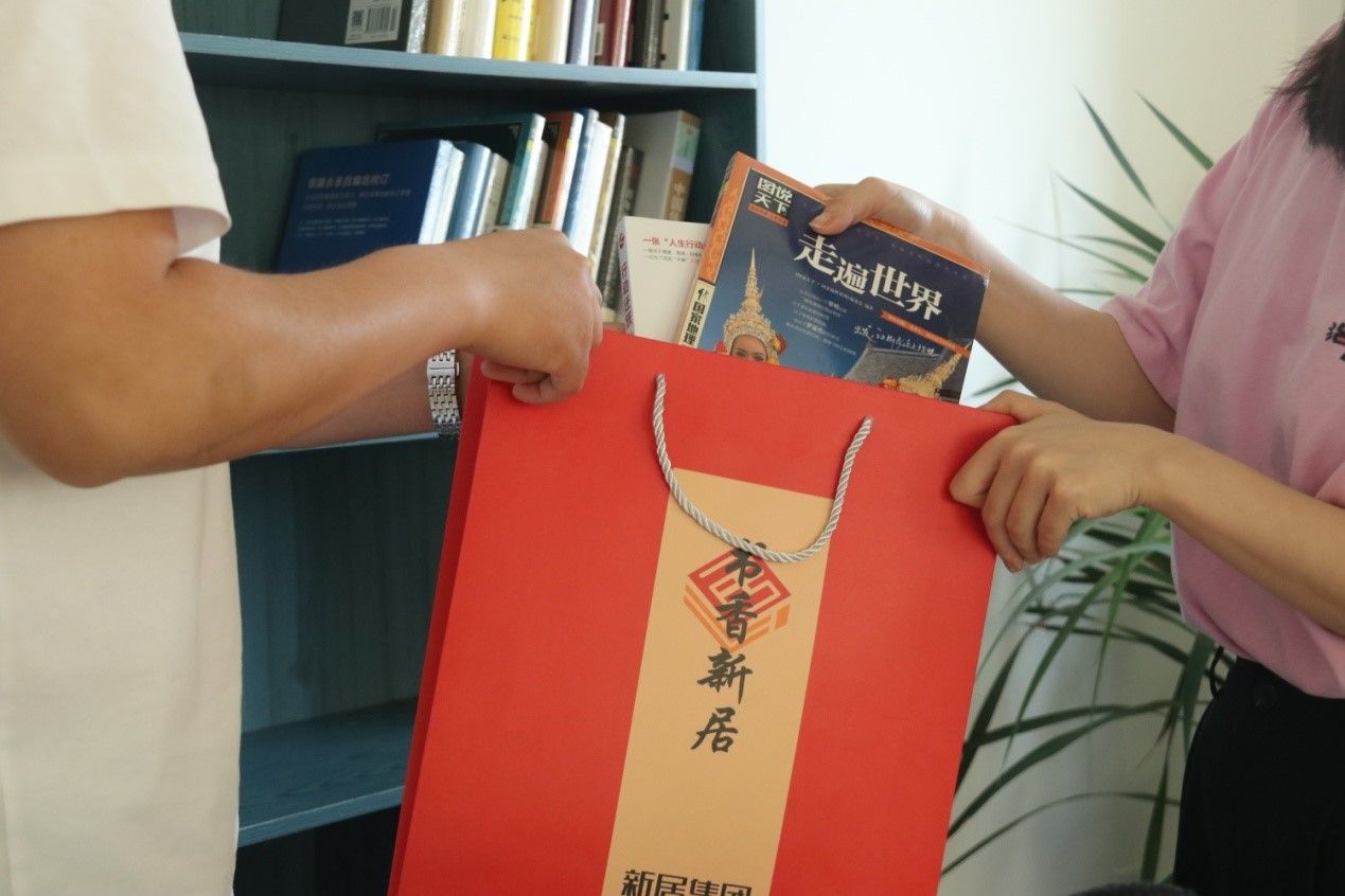 转达书香 yl6809永利集团打造交流图书念书角