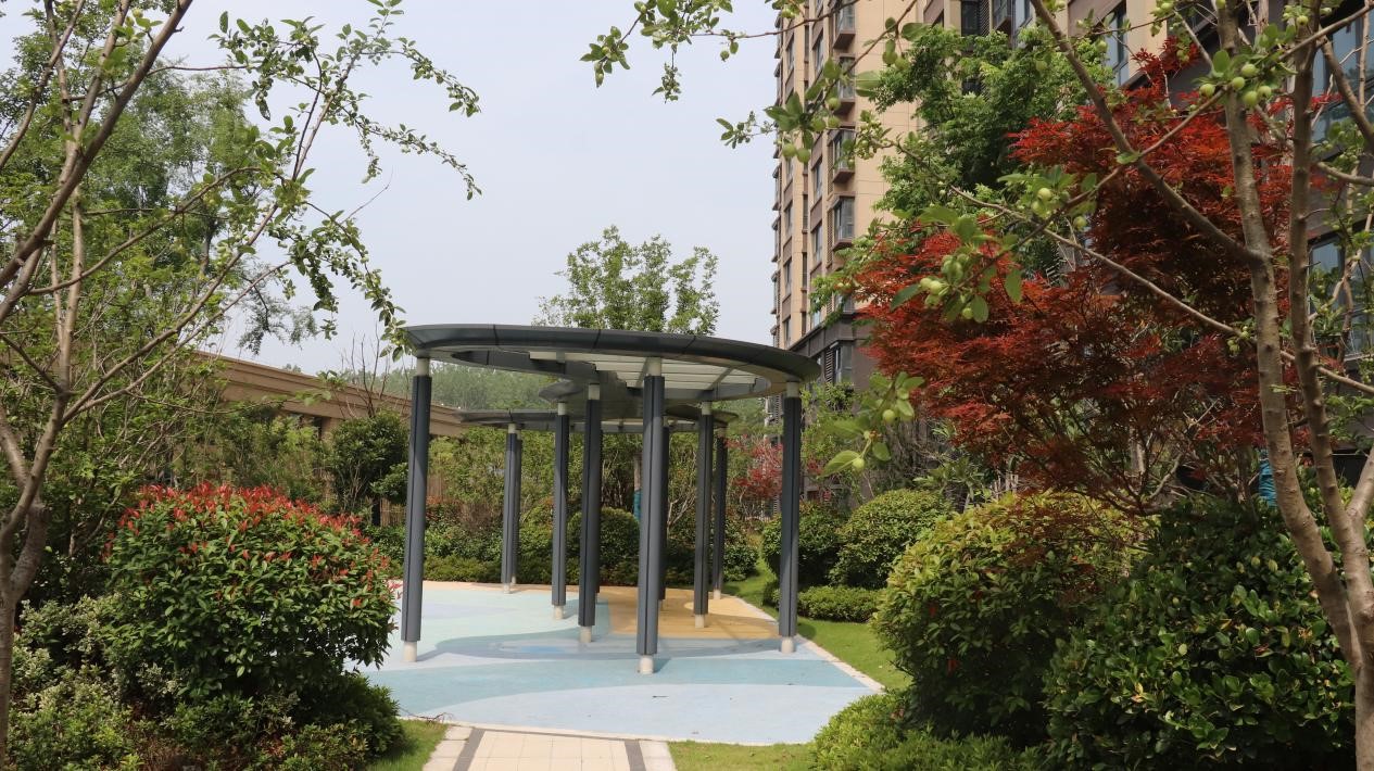 “生涯惬意，，，，，，，效劳知足” 葛塘西片区地块包管房交付回访业主这样说