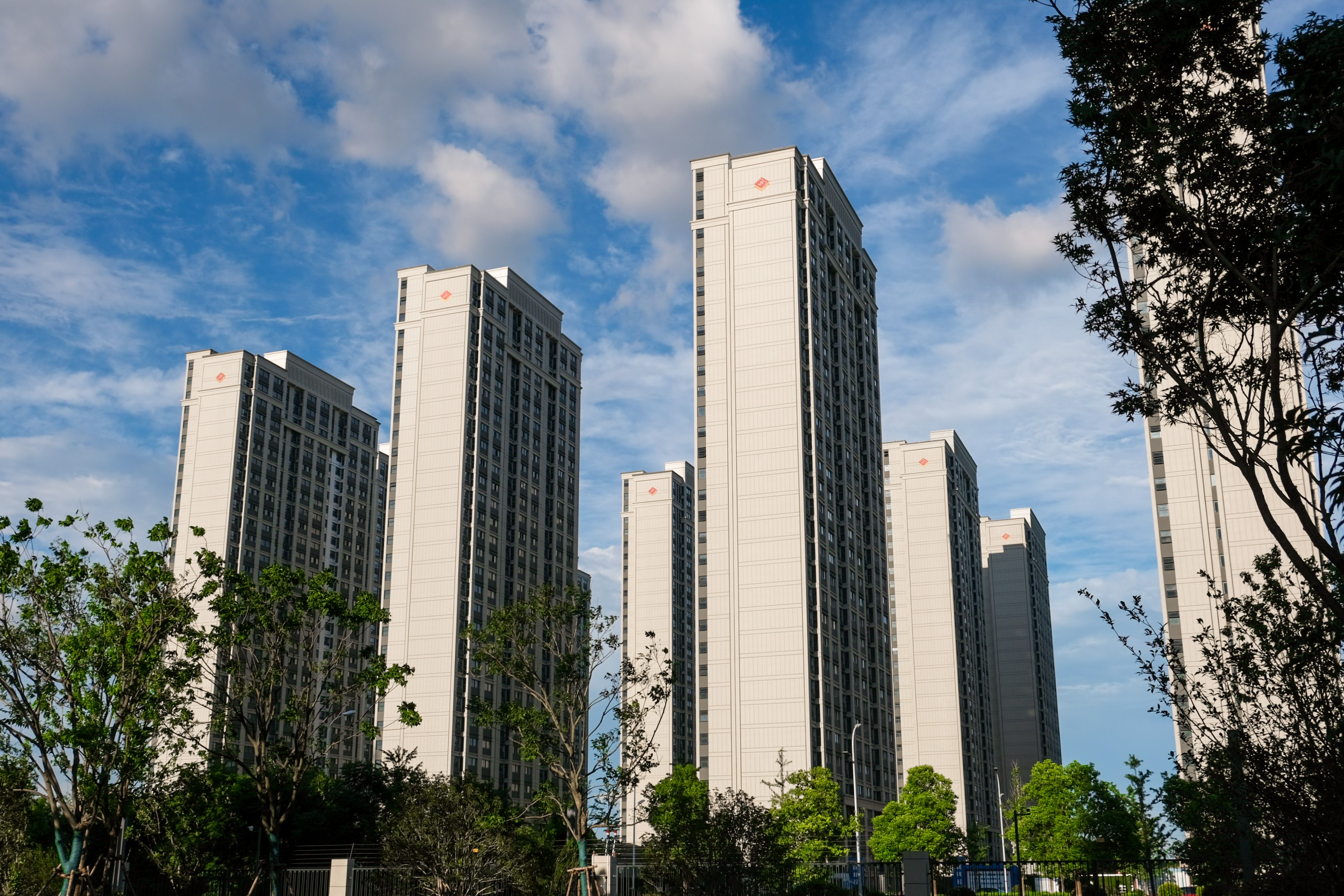 台风过境，，，，，，，这一大波民生项目be like（图说包管房）